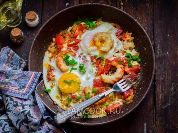 Яичница с креветками, рецепт с фото