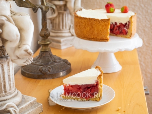 Песочный торт с клубникой, рецепт с фото