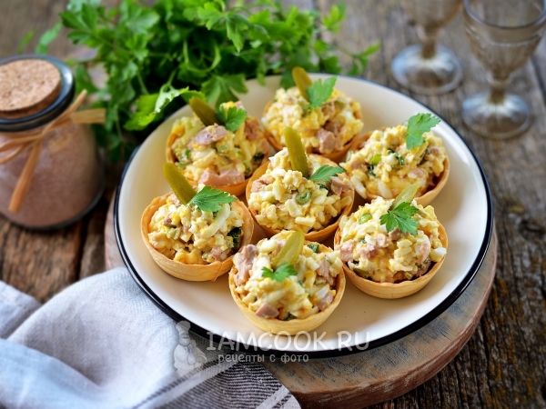 Тарталетки с печенью трески и плавленым сыром, рецепт с фото