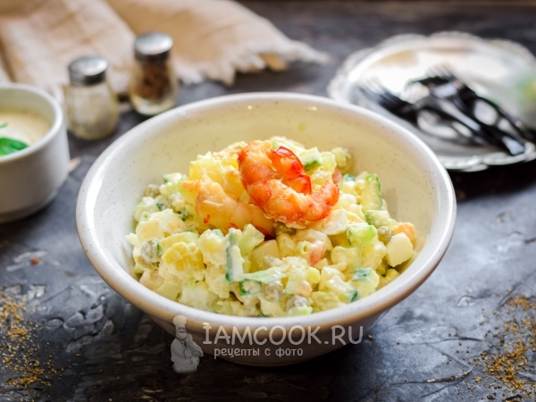 Салат «Оливье» с королевскими креветками, рецепт с фото