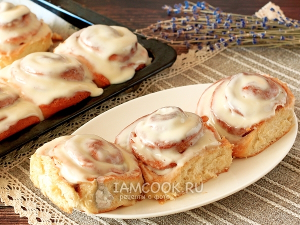 Булочки Синабон с корицей и сливочным кремом, рецепт с фото