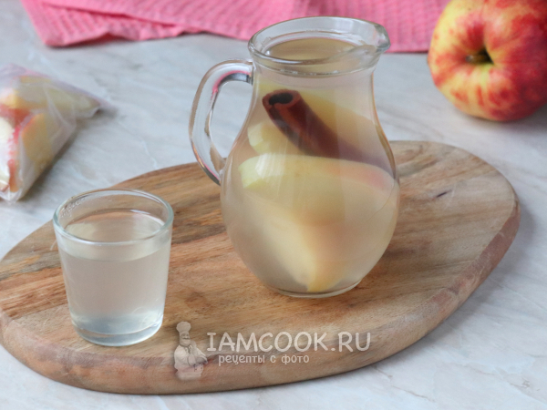 Компот из замороженных яблок, рецепт с фото