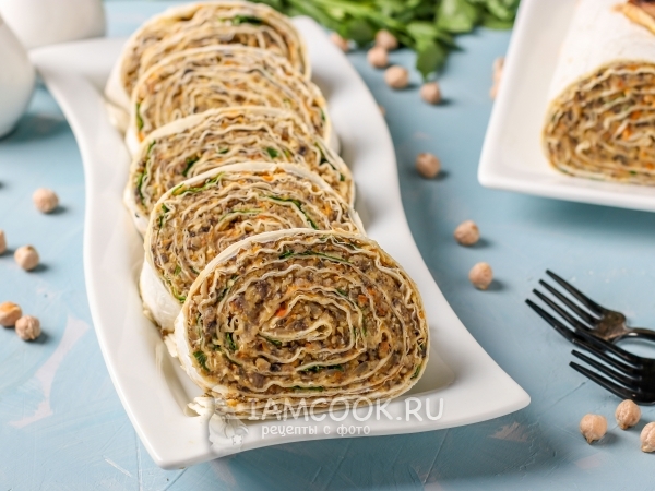 Рулетики из лаваша с нутом и грибами, рецепт с фото
