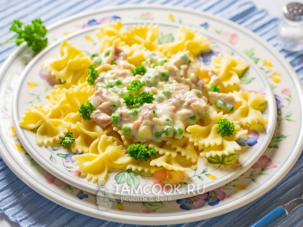 Паста с ветчиной и зеленым горошком, рецепт с фото