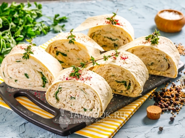 Рулет из лаваша с куриной грудкой, рецепт с фото