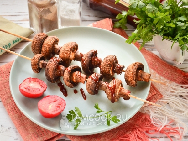 Шашлык из шампиньонов в духовке на шпажках, рецепт с фото