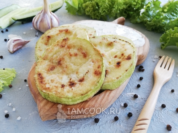Жареные кабачки с чесноком и сметаной, рецепт с фото