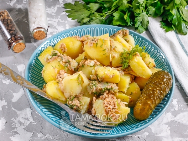 Отварной картофель с консервированным тунцом, рецепт с фото