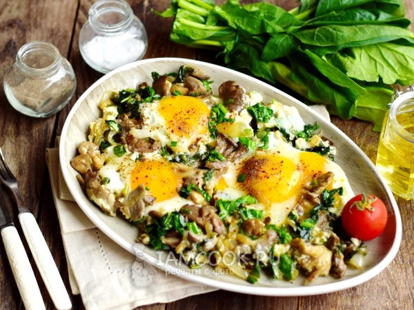 Яичница со шпинатом и вешенками, рецепт с фото