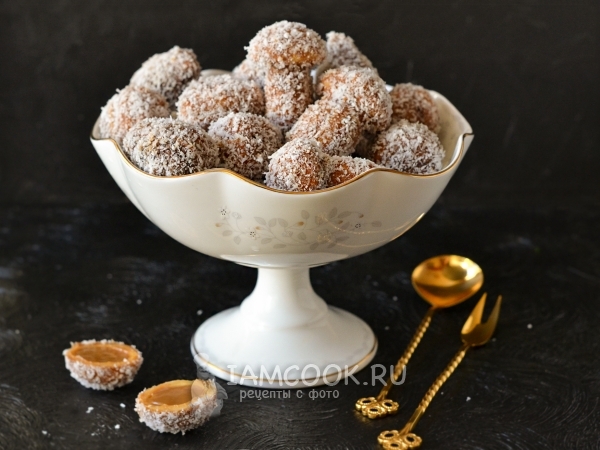 Орешки со сгущенкой и кокосовой стружкой, рецепт с фото