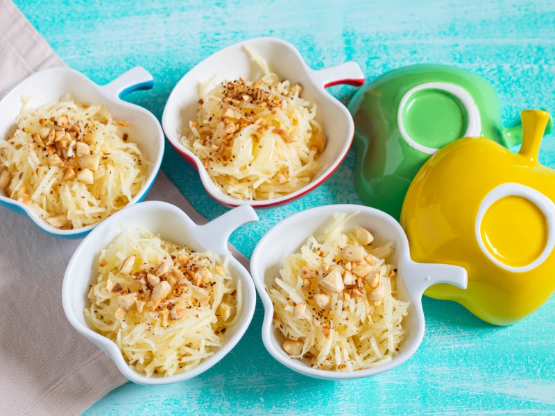 Салат из айвы с медом и орехами, рецепт с фото