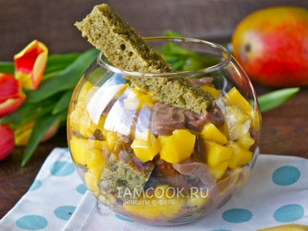 Десерт с бисквитом в стакане, рецепт с фото