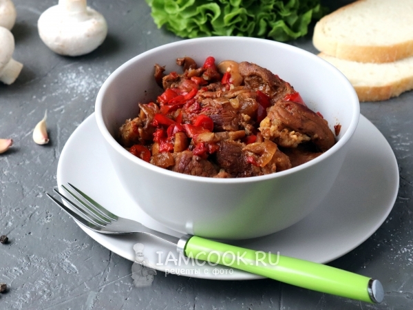 Тушеная телятина с овощами, рецепт с фото