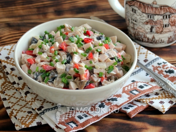 Салат «Фестиваль» с курицей, ветчиной и ананасами, рецепт с фото