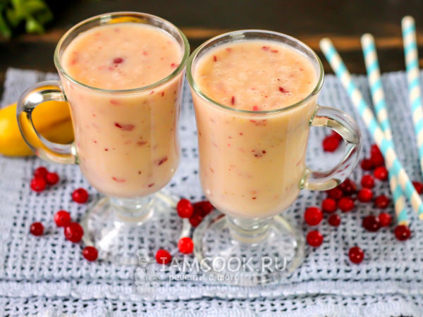 Смузи с клюквой и бананом, рецепт с фото