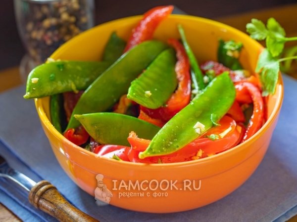 Салат из стручков гороха, рецепт с фото
