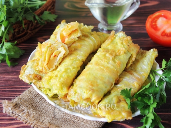 Рулетики из пекинской капусты с сыром и помидором в кляре, рецепт с фото