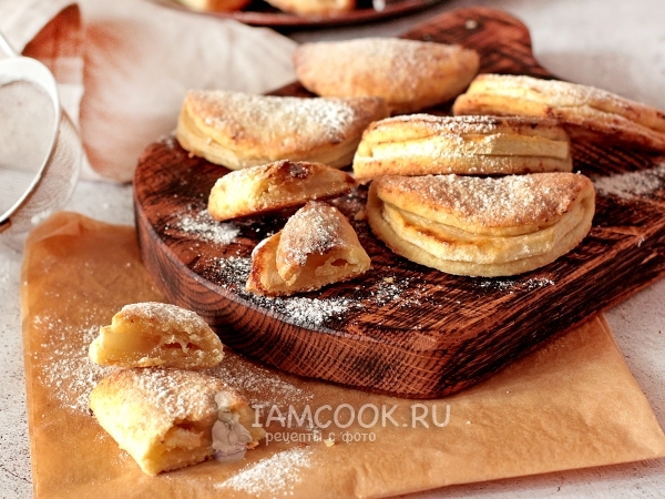 Творожники с яблоком, рецепт с фото