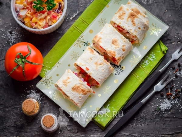 Рулет из лаваша с крабовыми палочками и болгарским перцем, рецепт с фото
