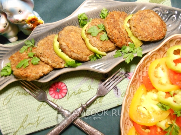 Котлеты из консервированной сайры, панированные в сухарях , рецепт с фото