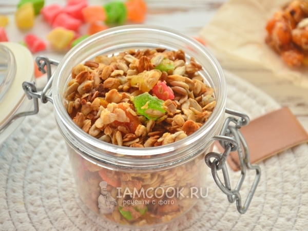 Гранола с цукатами, рецепт с фото