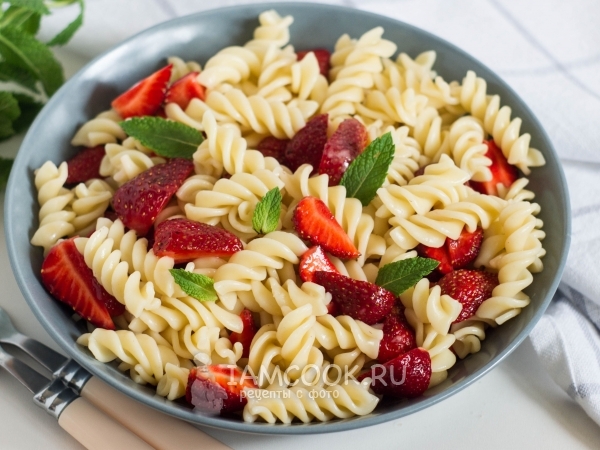 Макароны с клубникой, рецепт с фото