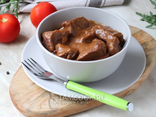 Тушеная говядина в томатном соусе, рецепт с фото