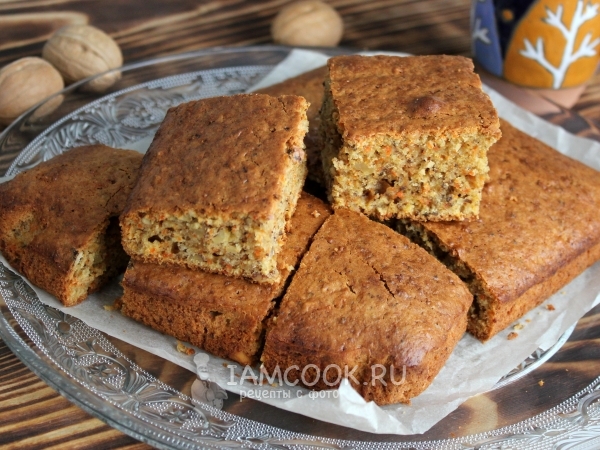 Морковный пирог с грецкими орехами и корицей, рецепт с фото