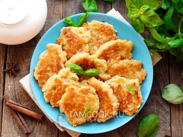 Яблочные драники с корицей, рецепт с фото