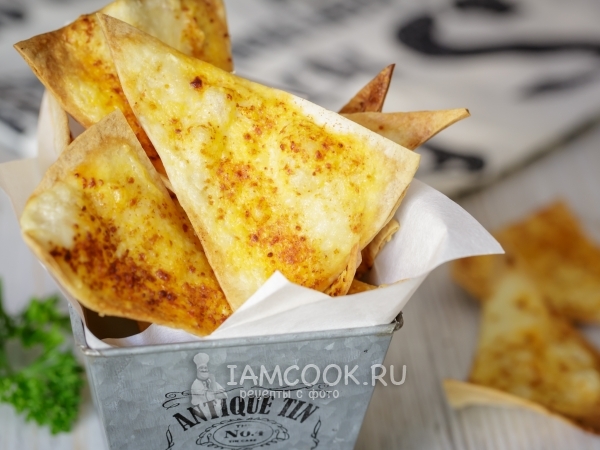 Чипсы из тортильи со сметаной, чесноком и паприкой, рецепт с фото