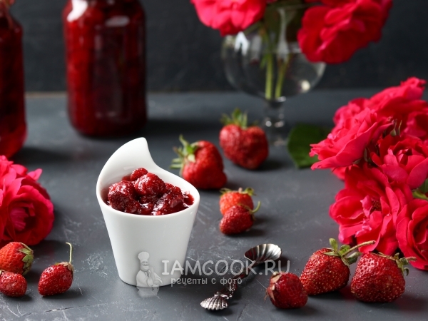 Клубнично-розовое варенье, рецепт с фото
