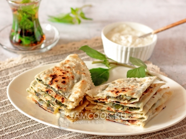 Кутабы со шпинатом и щавелем, рецепт с фото