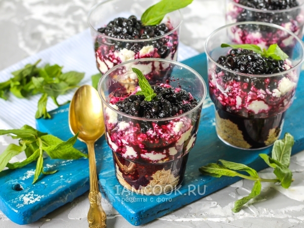 Ленивый чизкейк с черникой в стаканах, рецепт с фото