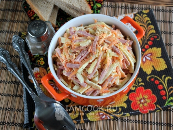 Салат с яичными блинчиками и колбасой «Шустрый Петя», рецепт с фото