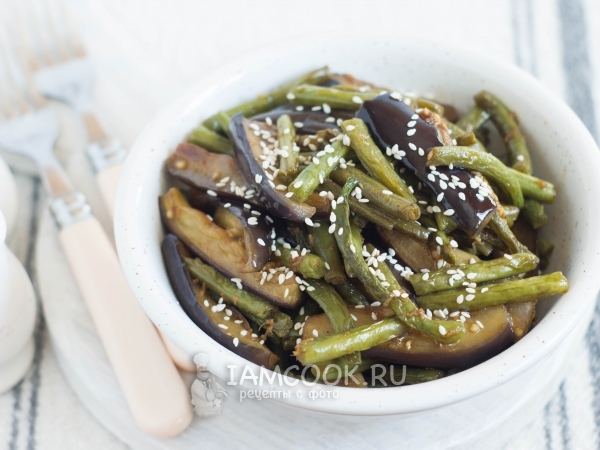 Стручковая фасоль с баклажанами, рецепт с фото