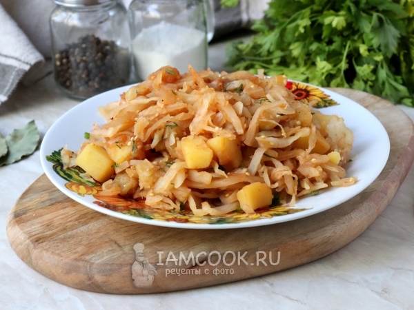 Тушеная капуста с картошкой и баклажанами, рецепт с фото