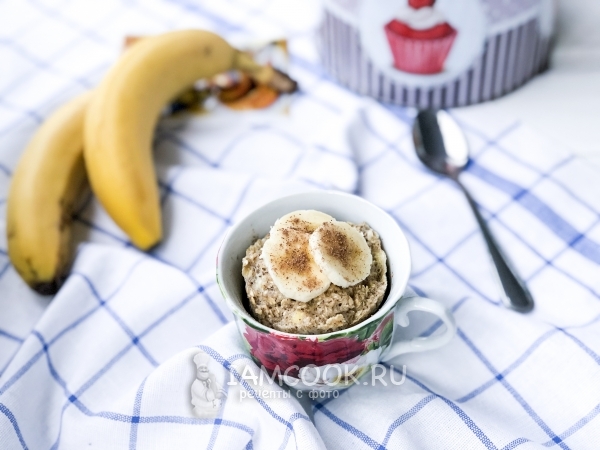Бананово-овсяный кекс в кружке, рецепт с фото