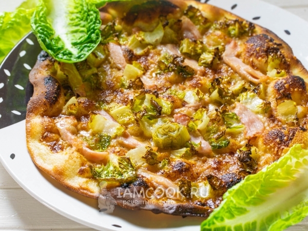 Пицца Цезарь с копченой курицей, рецепт с фото