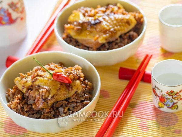 Красный рис с курицей, рецепт с фото