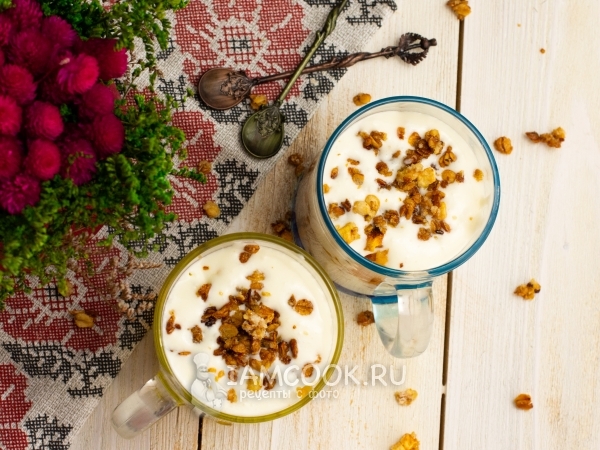 Недетский десерт со сливками, кефиром и коньяком, рецепт с фото