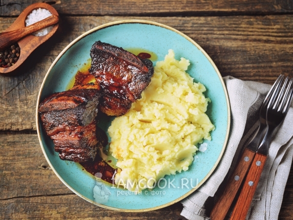 Говяжьи ребрышки в томатном соусе, рецепт с фото