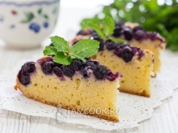 Пирог с замороженной черникой, рецепт с фото