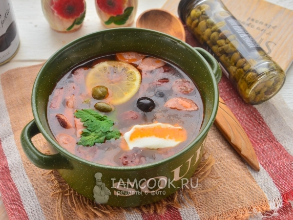 Классическая солянка с каперсами, рецепт с фото