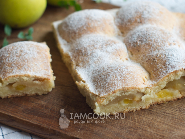 Пирог с половинками яблок, рецепт с фото