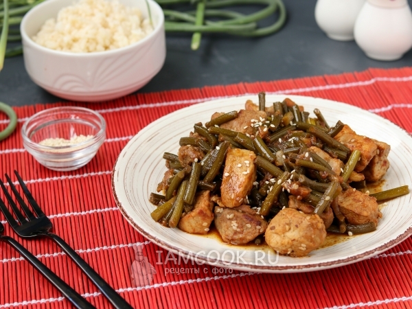 Свинина с чесночными стрелками, рецепт с фото