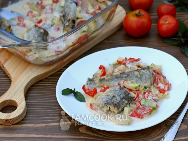 Навага с овощами в духовке, рецепт с фото