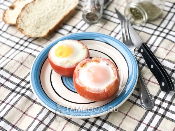 Яйцо в помидоре в духовке, рецепт с фото