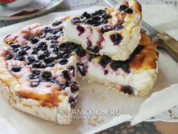 Королевская ватрушка с вяленой вишней, рецепт с фото