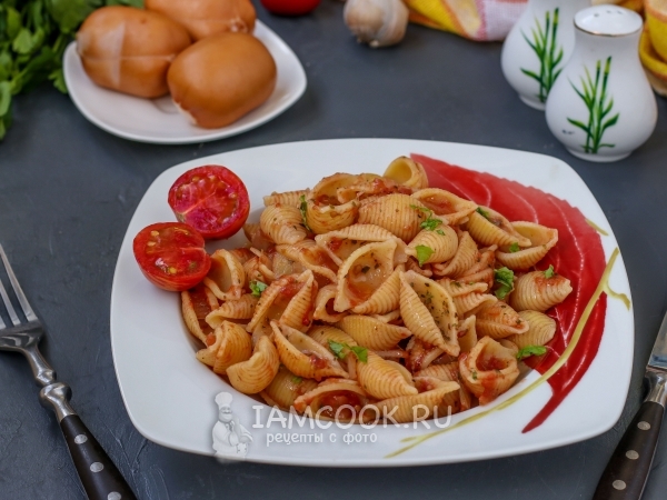Паста с томатным соусом и ароматными травами, рецепт с фото