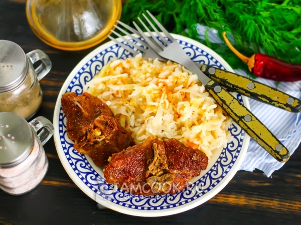 Баранина с квашеной капустой и рисом в духовке, рецепт с фото